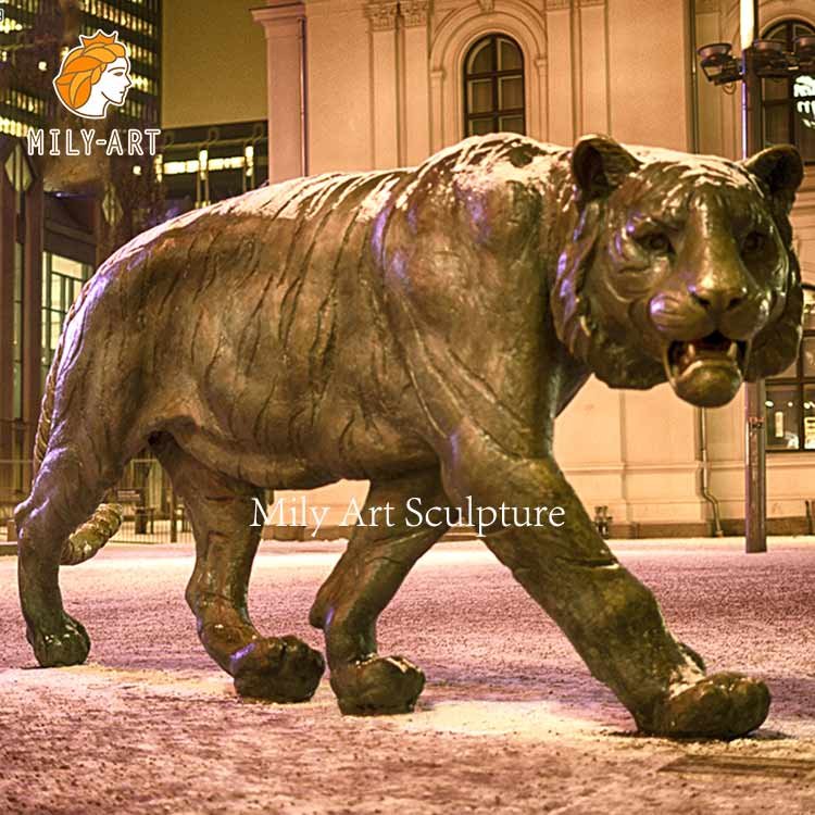 Outdoor Bronze Life-size Tiger Statue Garden Decor Factory