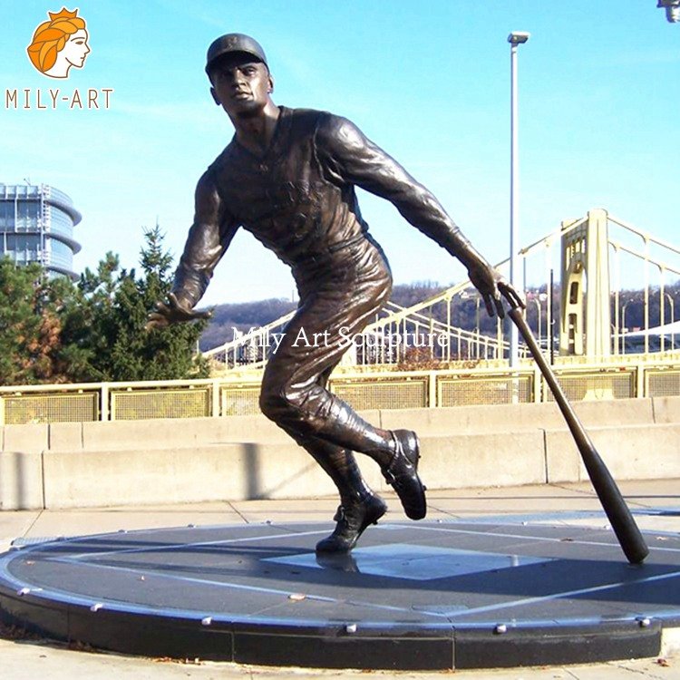 4.baseball player statue mily sculpture