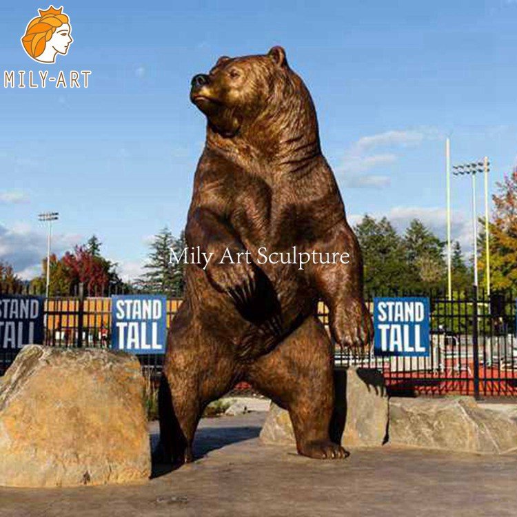 5.life size bronze bear statue mily sculpture
