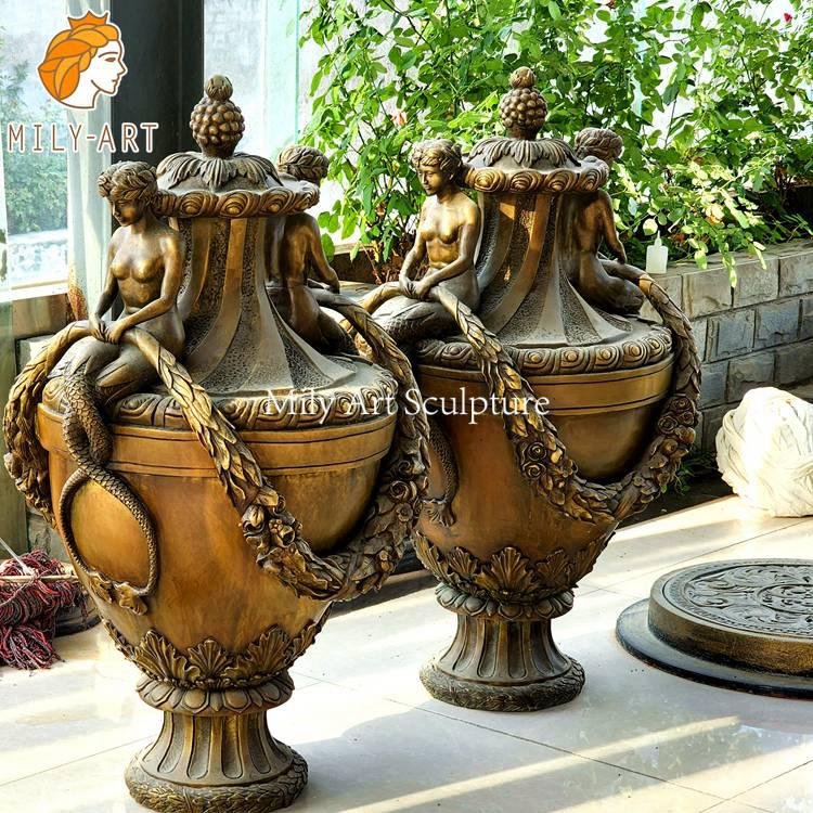 1.antique bronze planters mily sculpture