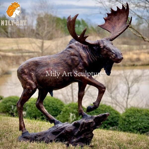 Cast bronze moose statue with broad palmate antlers