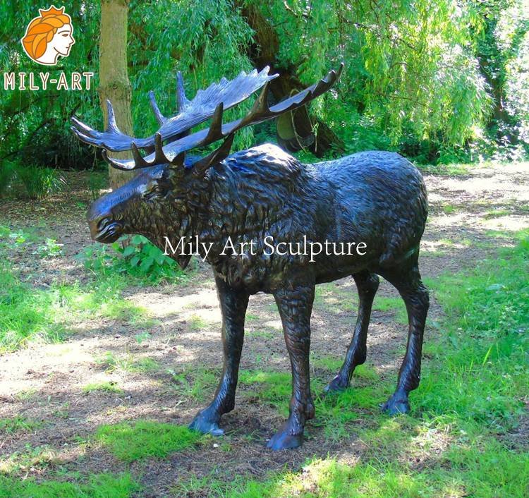 2.bronze moose statue mily sculpture