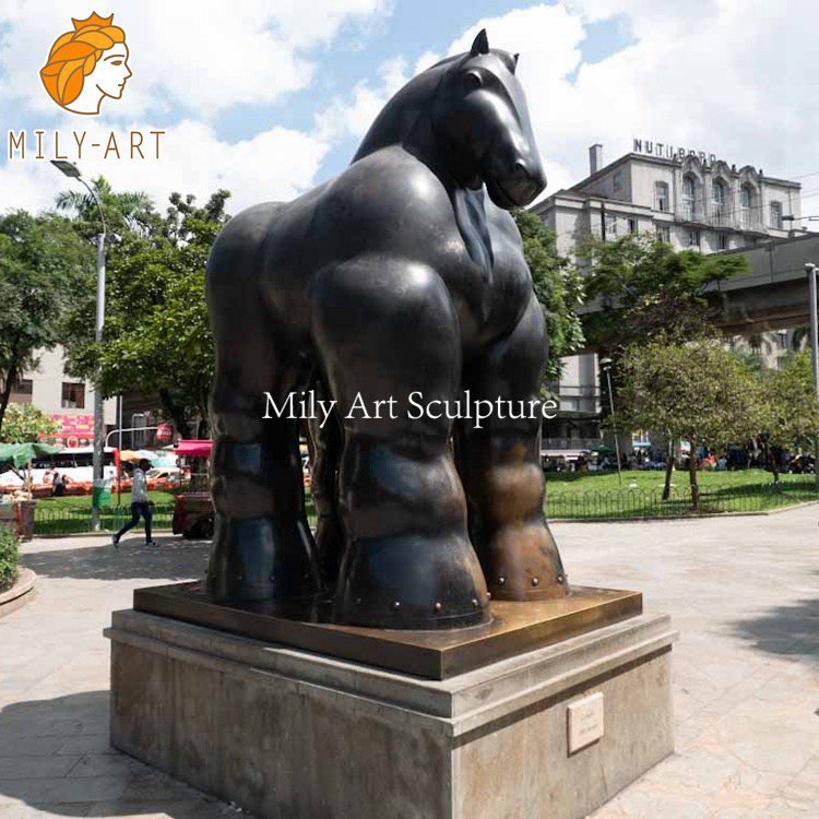 5.fat horse sculpture mily sculpture