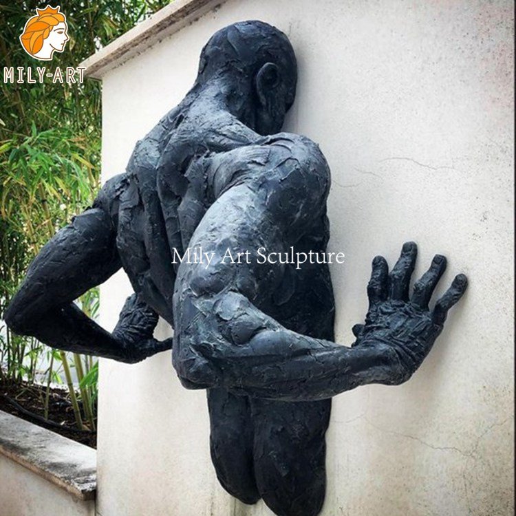 2.Matteo Pugliese Sculpture-Mily Statue