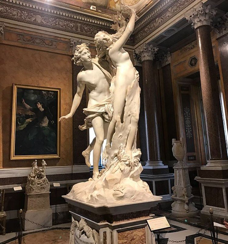 daphne and apollo sculpture