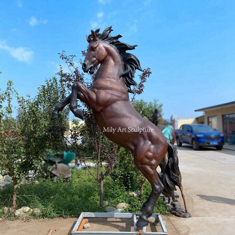 7.roaring bronze horse statue