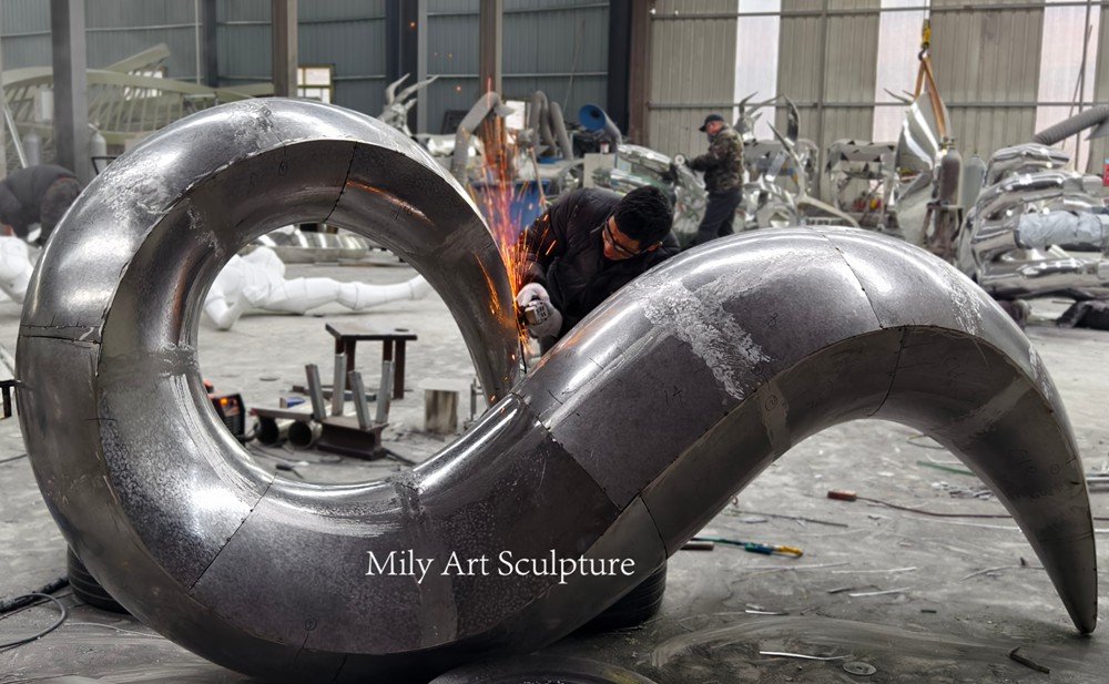 Modern Abstract Mirror Sculpture Welding Process